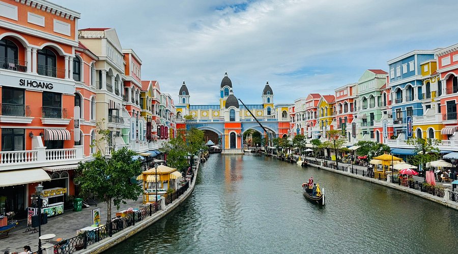 Giá vé tham quan Grand World Phú Quốc