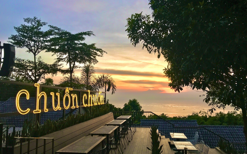 chi phí đi du lịch Phú quốc: Cafe 40.000 - 120.000 VNĐ/món