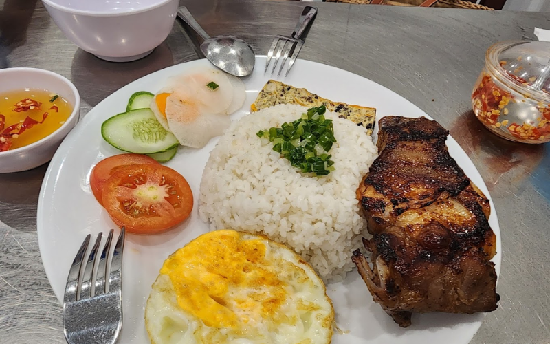 Cơm tấm buổi sáng Phú Quốc