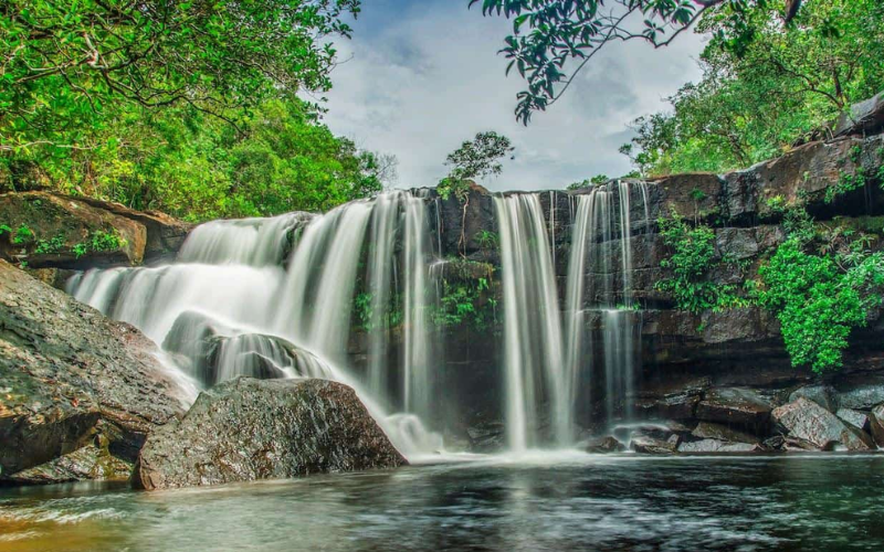 Thăm quan suối Tranh vào mùa mưa