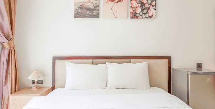 ảnh banner lalisa hotel trang chủ dọc 02