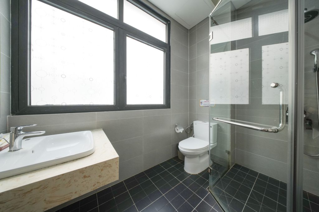 Family lớn 311 - Toilet ngoài